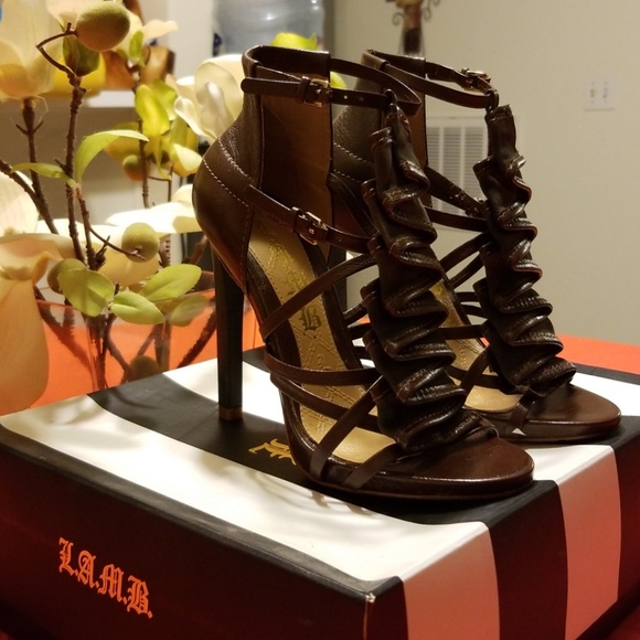 Hot strappy unique heels - Picture 3 of 4